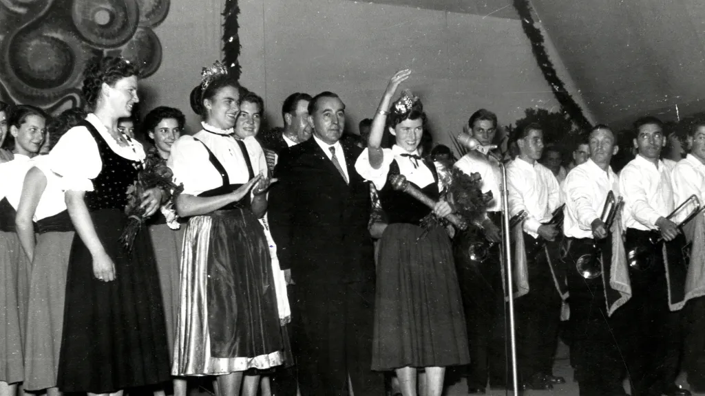 Historisches Wahl der Pfälzischen Weinkönigin 1954-55
